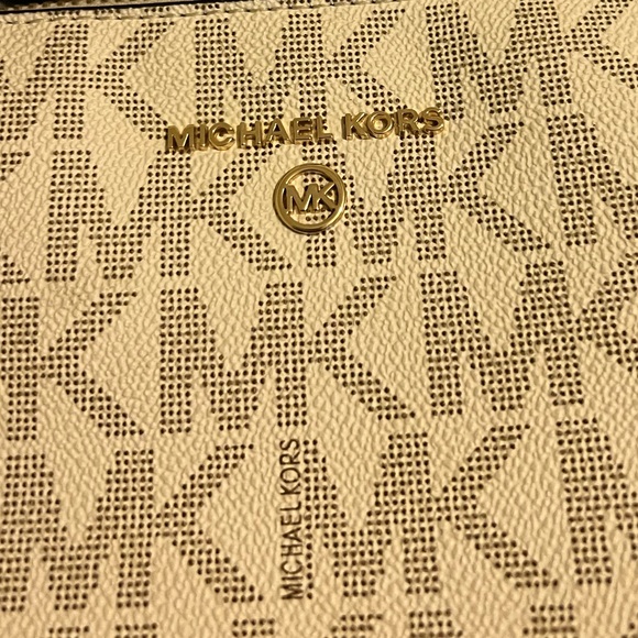 Michael Kors purse - Picture 2 of 5